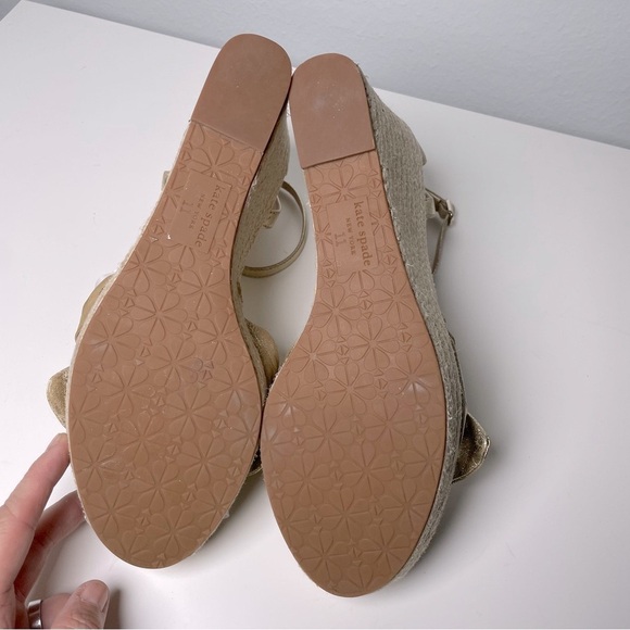 Kate Spade New York Metallic Gold Wedge Sandals with Bow – Size 11B - Picture 12 of 13